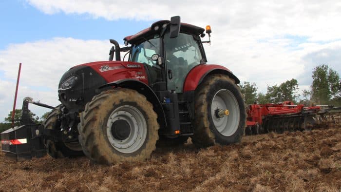 Case IH Puma 165 au cover-crop