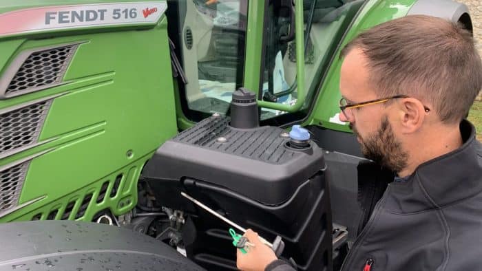 niveau huile tracteur
