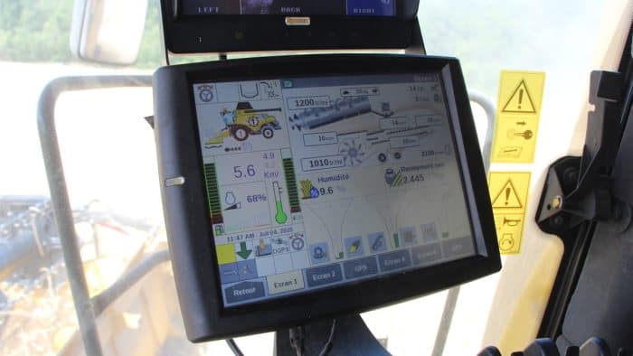 terminal New Holland CR8.90