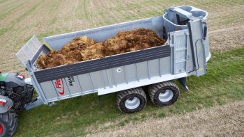 Fliegl installe l’ Isobus sur ses bennes à fond poussant ASW