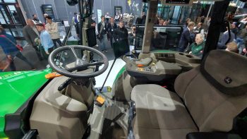 John Deere E-Power cabine