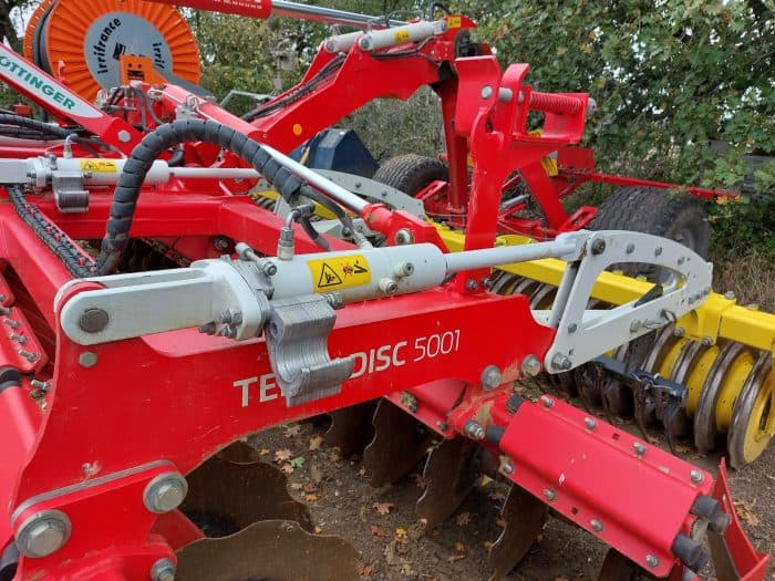 une bonne facilité de réglage pour le Pöttinger Terradisc 5001 T