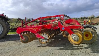 Que pensent les utilisateurs du déchaumeur à disques indépendants Väderstad Carrier XL 525 ?