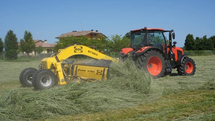 andaineur à tapis au travail