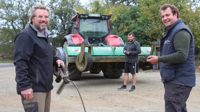 Les adhérents s'échangent facilement des coups de main