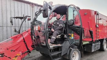 Trouver un chauffeur pour le désilage en cuma : le pari gagnant du salarié à temps plein