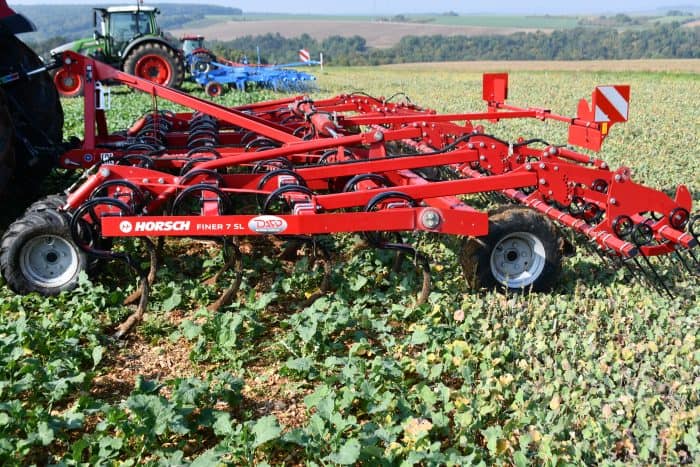 Un travail de scalpage insuffisant pour manque de réglage pour le Horsch Finer 7 SL