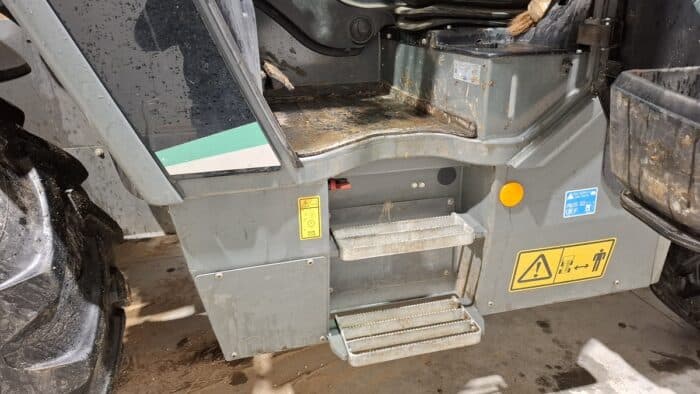 accès cabine Kramer KT 407