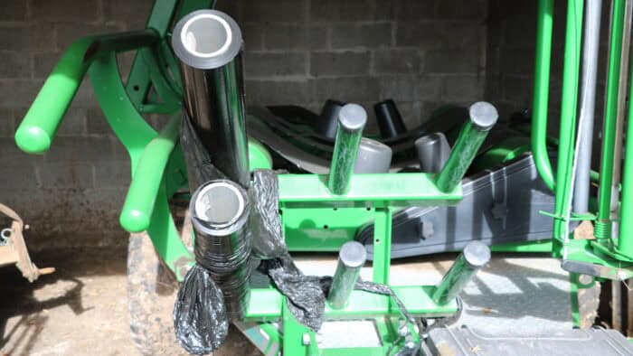 Double satellite pour l'enrubanneuse McHale 991 High Speed
