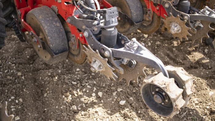 Precision Planting FurrowForce sur semoir monograine Gaspardo