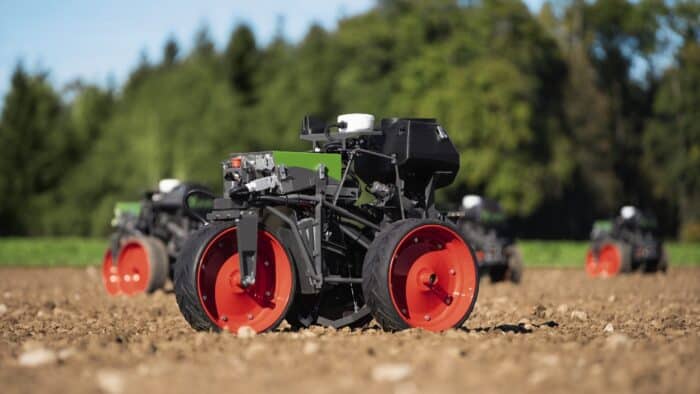 Fendt explore plusieurs voies dans la robotique agricole, dont les petits Xaver pouvant travailler en essaim.