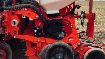 PTx propose le vConnect | Drive pour les semoirs monograines