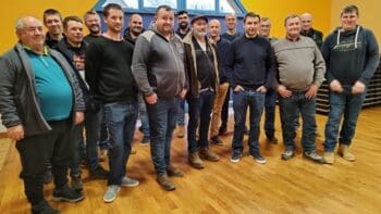 Face au renouvellement des générations en cuma, les jeunes bousculent les habitudes