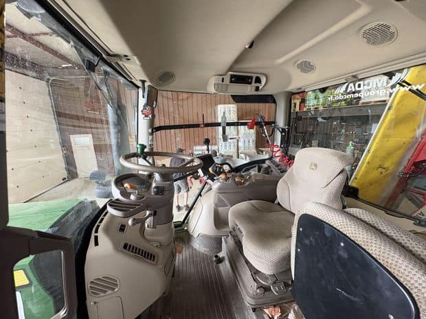 Du confort pour la cabine du tracteur John Deere 6195R