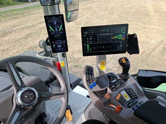 cabine et commandes Deutz-Fahr Série 8 TTV