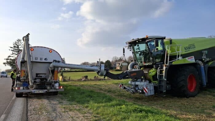 épandage digestat avis automoteur d'épandage Claas Xerion