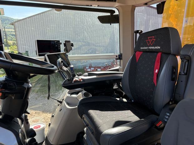 Une cabine spacieuse pour le MF 8S245
