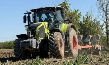 Avis Claas Axion 830 : Tracteur à forte traction