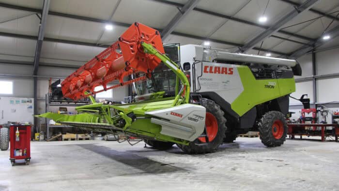 Claas Trion 740 en atelier