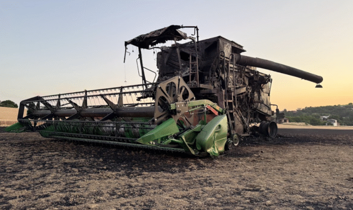 [Moisson 2026] Deux moissonneuses qui brûlent en même temps…