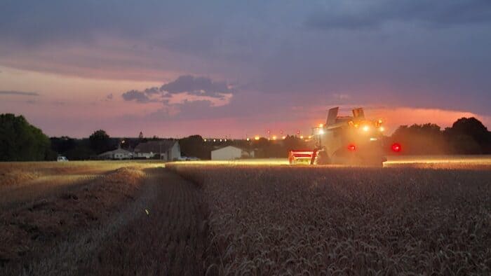 moisson nuit habitations