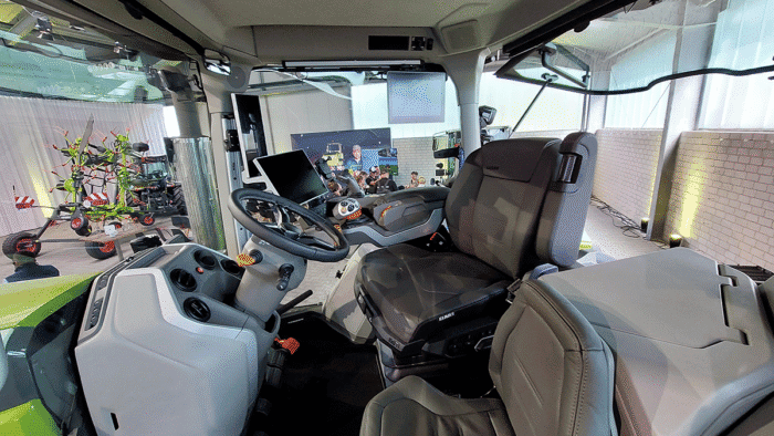Claas Axion8