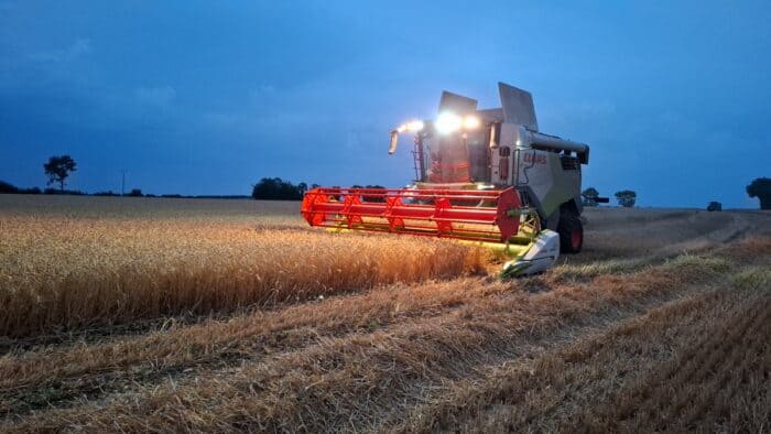moissonneuse Claas Trion 520 blé tendre
