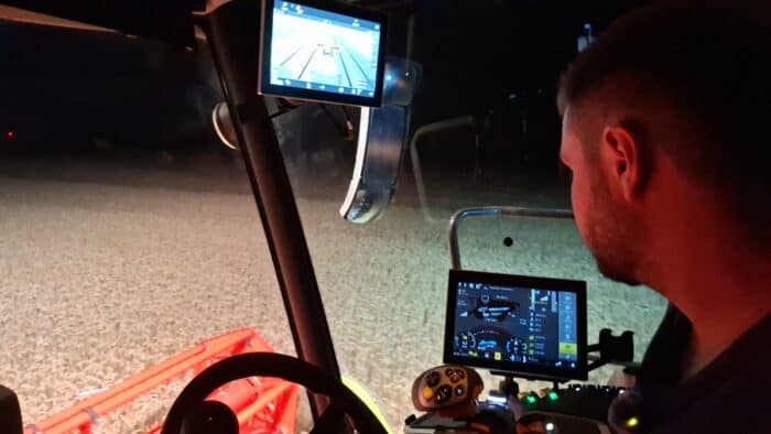 cabine moissonneuse Claas Trion 520