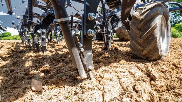 des dents fines pour la transformation du scalpeur Methys Sky Agriculture en semoir