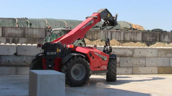 Massey Ferguson TH 7038