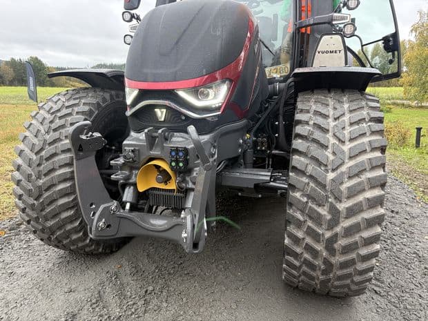Un relevage avant avec contrôle de position sur la nouvelle série T Valtra