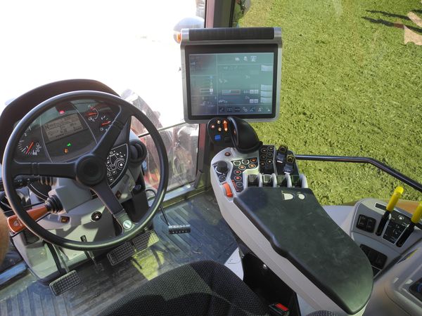 kubota m7 console